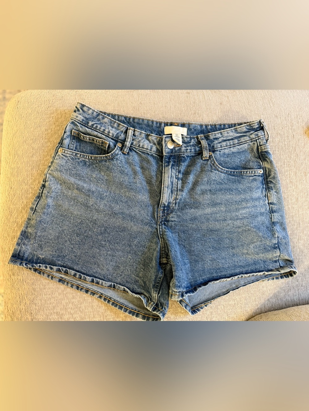 H&M - Classic High-Rise Blue Denim Women's Shorts - Size 12